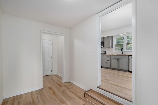 1012 E Morningside Street, Springfield, MO 65807