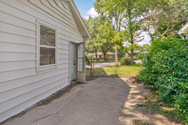 1012 E Morningside Street, Springfield, MO 65807