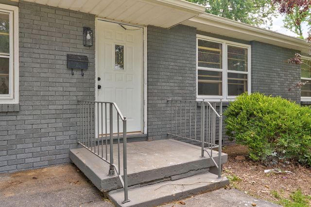 1012 E Morningside Street, Springfield, MO 65807