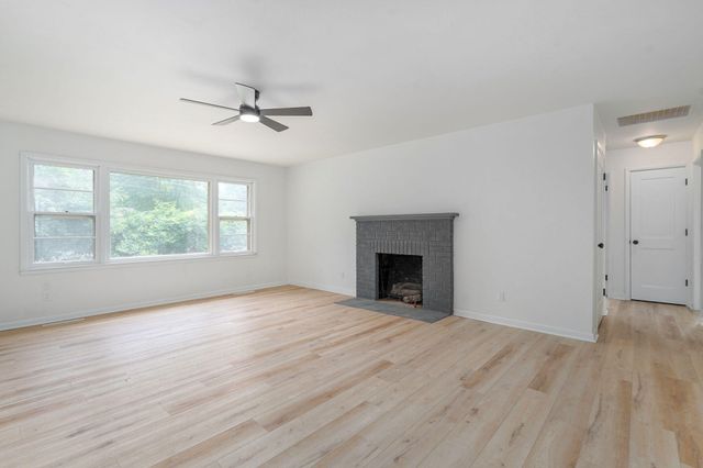 1012 E Morningside Street, Springfield, MO 65807