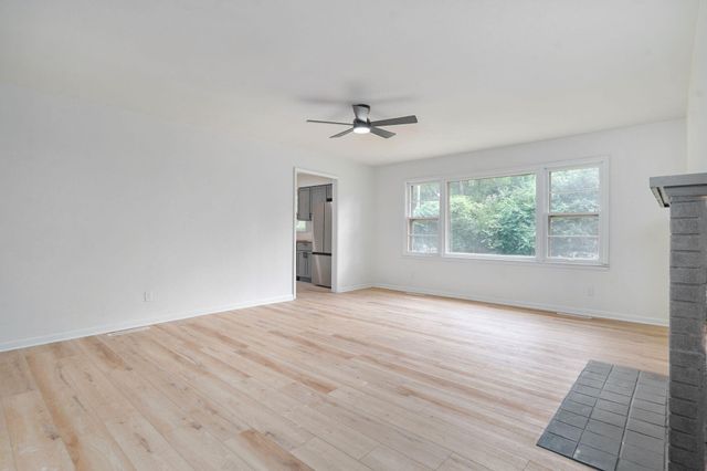 1012 E Morningside Street, Springfield, MO 65807