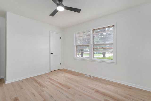 1012 E Morningside Street, Springfield, MO 65807