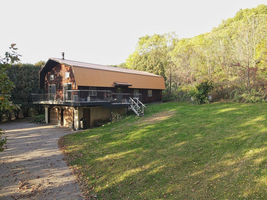 S225 Castleberg Drive, Nelson, WI 54756 — exterior