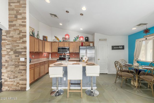 3337 W WAYLAND Drive, Phoenix, AZ 85041