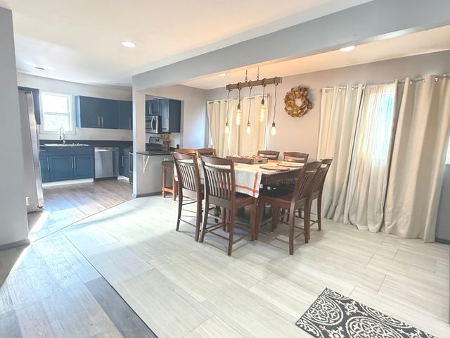 529 N Ravine Drive, Round Lake Park, IL 60073