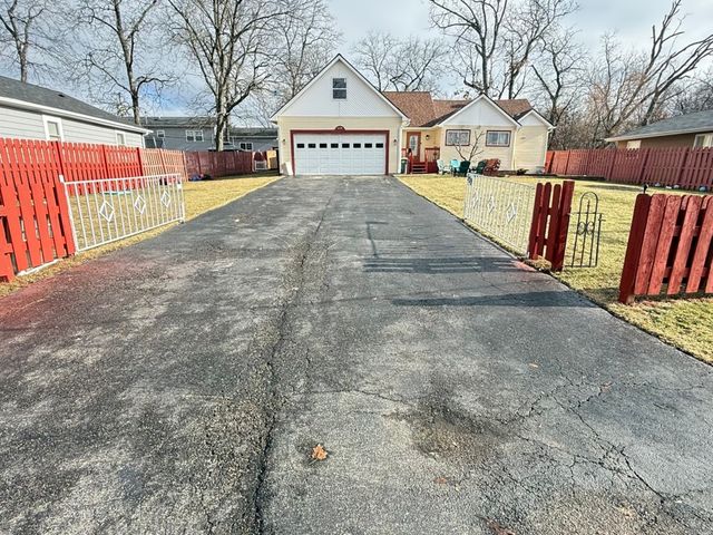 529 N Ravine Drive, Round Lake Park, IL 60073