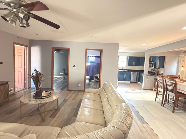 529 N Ravine Drive, Round Lake Park, IL 60073