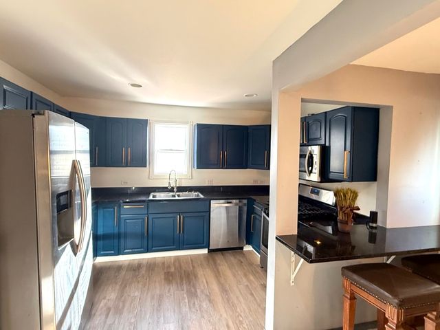 529 N Ravine Drive, Round Lake Park, IL 60073