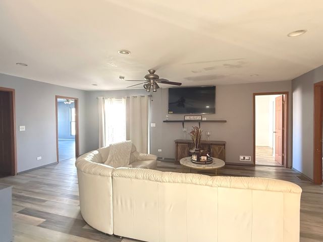 529 N Ravine Drive, Round Lake Park, IL 60073