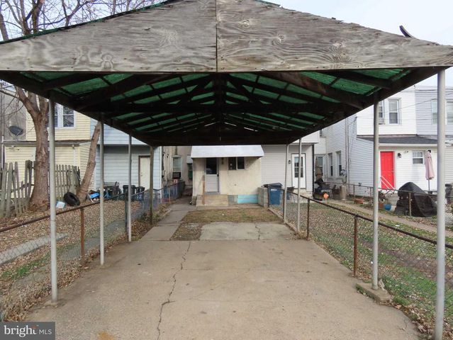 1118 GREEN ST, Marcus Hook, PA 19061