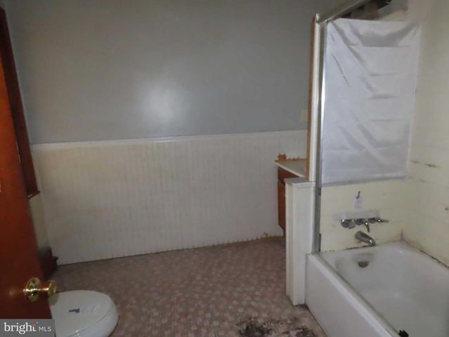 1118 GREEN ST, Marcus Hook, PA 19061