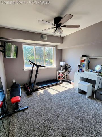 1655 Riverside Drive 10, Oakland Charter Township, MI 48309