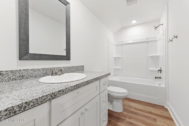 9626 W Oaklawn Road, Biloxi, MS 39532