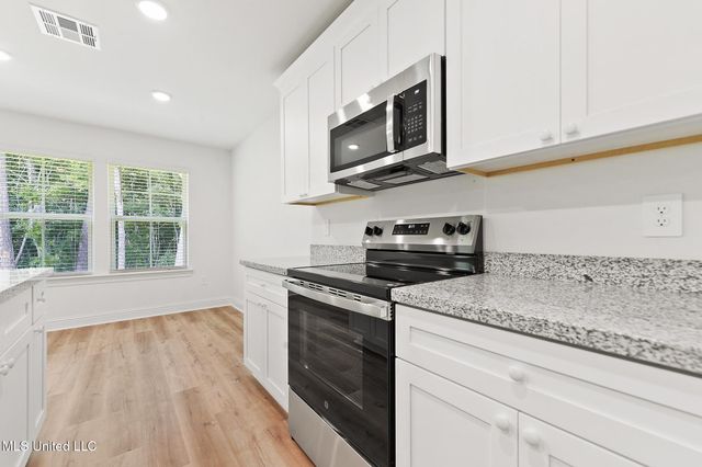 9626 W Oaklawn Road, Biloxi, MS 39532