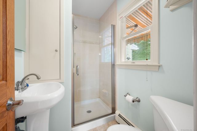 85 Dayton Road, Waterford, CT 06385