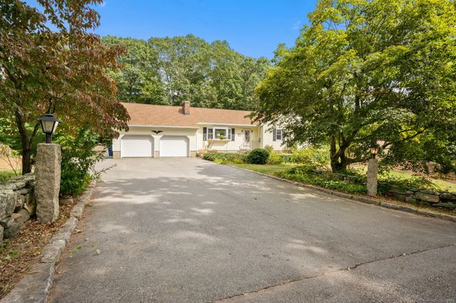 85 Dayton Road, Waterford, CT 06385