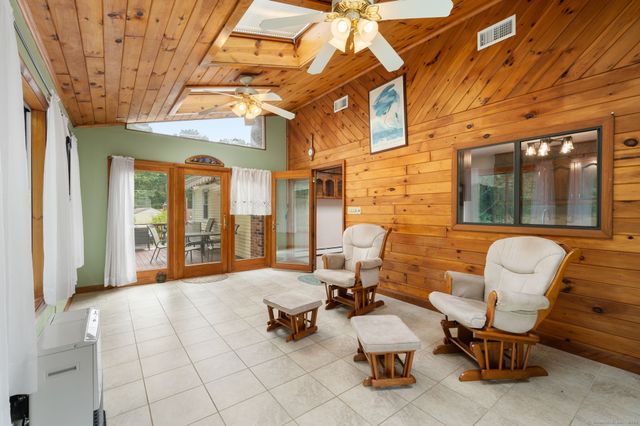 85 Dayton Road, Waterford, CT 06385