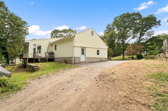 85 Dayton Road, Waterford, CT 06385