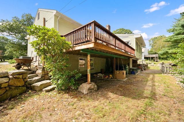 85 Dayton Road, Waterford, CT 06385