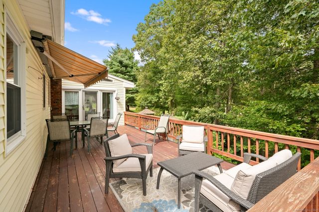 85 Dayton Road, Waterford, CT 06385