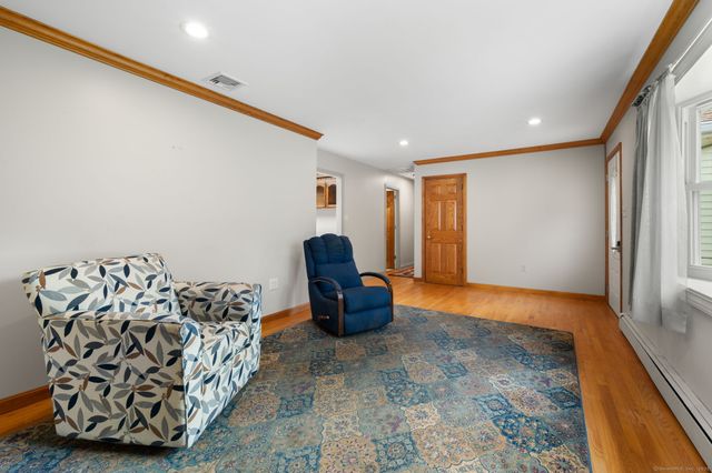 85 Dayton Road, Waterford, CT 06385