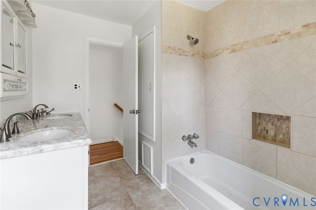 9034 Shari Dr, Henrico, VA 23228