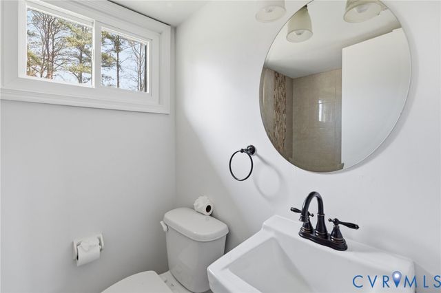 9034 Shari Dr, Henrico, VA 23228