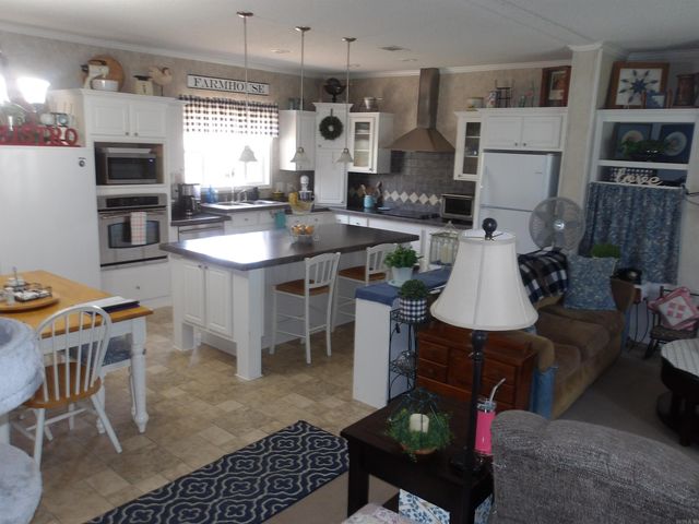 1635 GR 402 Road, Lafe, AR 72436