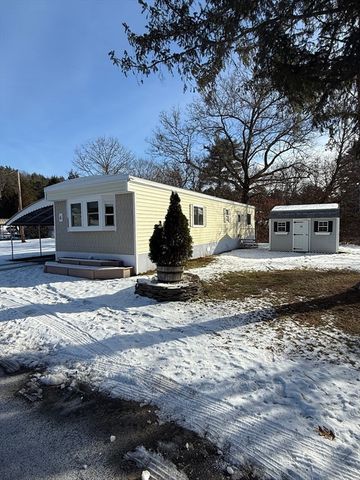 6 Center Street, Brimfield, MA 01010