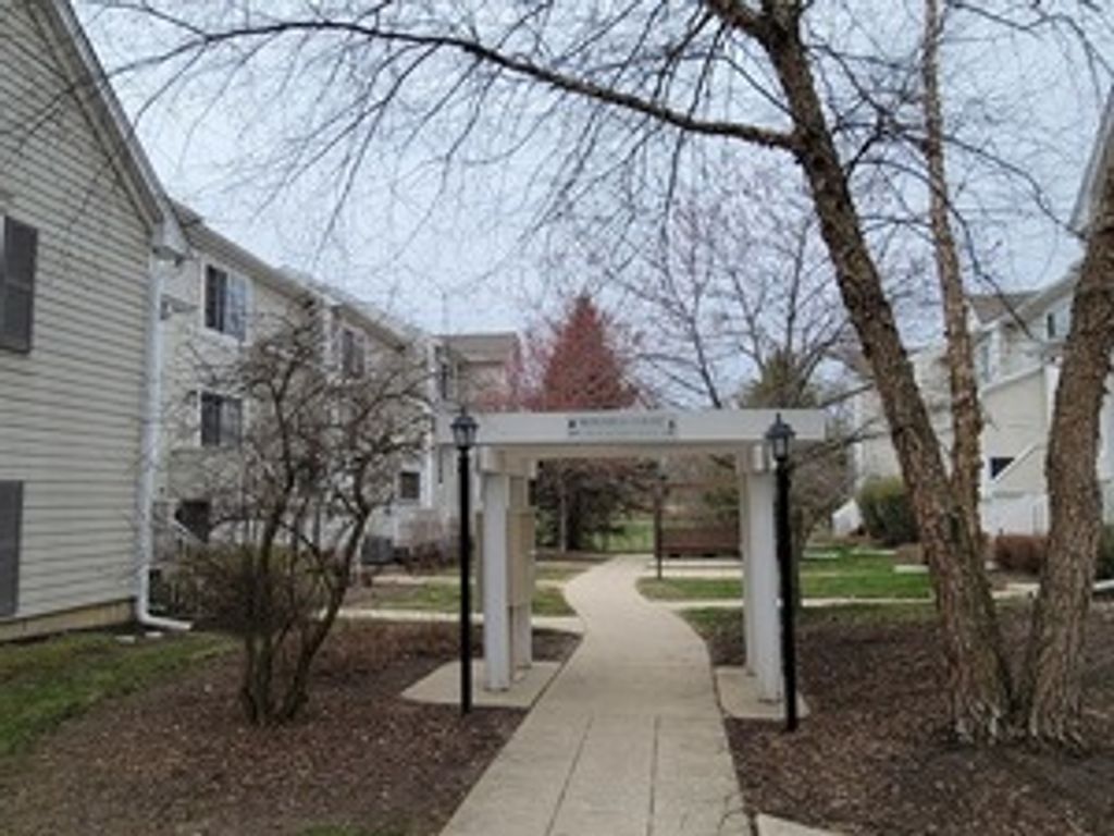 59 S Treehouse Lane S 59, Round Lake, IL 60073