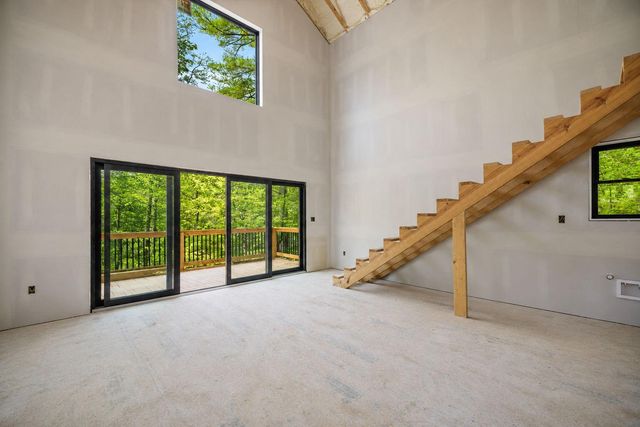 57 Middle Ridge Road, Campton, KY 41301