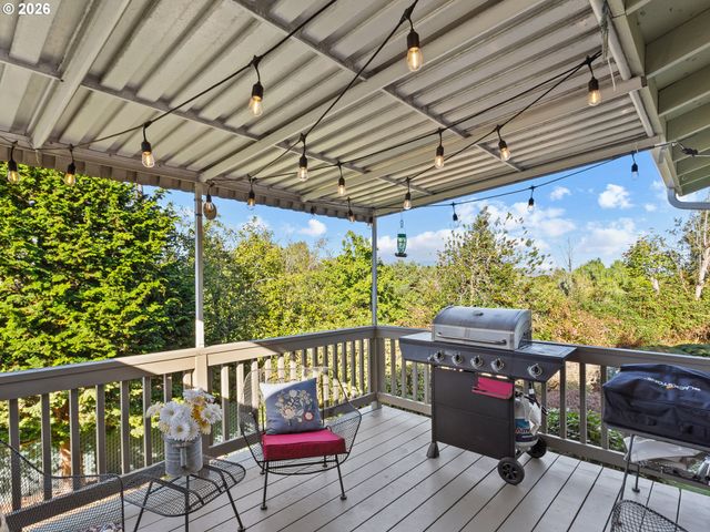 15031 Ne ROSE Pkwy, Portland, OR 97230