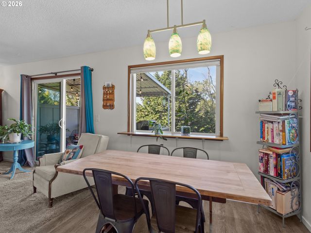 15031 Ne ROSE Pkwy, Portland, OR 97230
