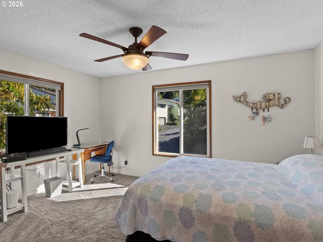 15031 Ne ROSE Pkwy, Portland, OR 97230