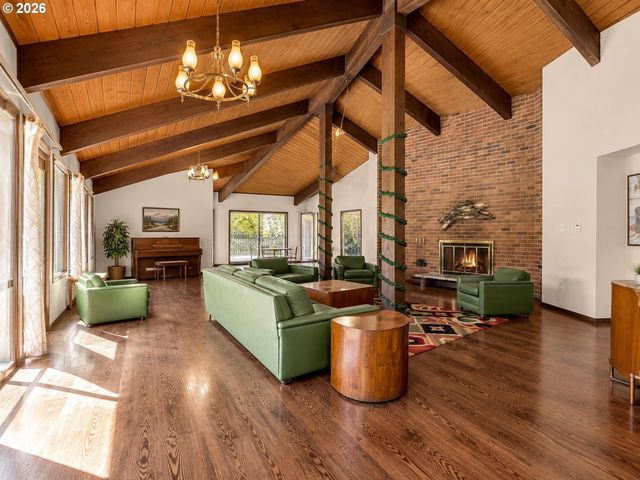 15031 Ne ROSE Pkwy, Portland, OR 97230
