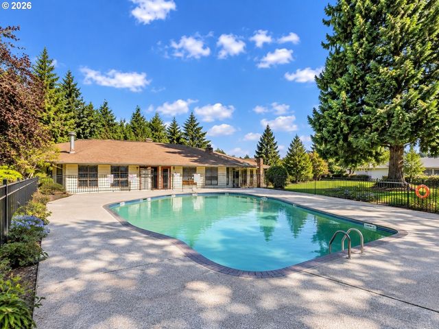 15031 Ne ROSE Pkwy, Portland, OR 97230