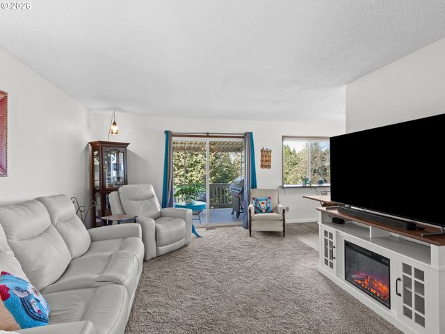 15031 Ne ROSE Pkwy, Portland, OR 97230