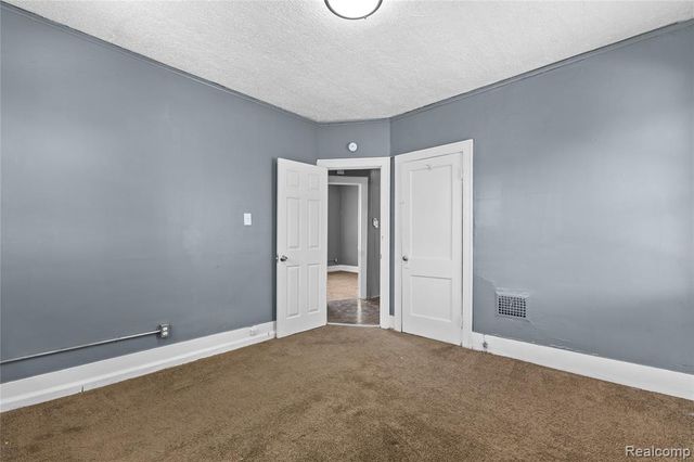 5061 Hillsboro Street, Detroit, MI 48204