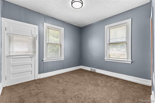 5061 Hillsboro Street, Detroit, MI 48204