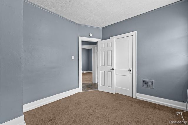 5061 Hillsboro Street, Detroit, MI 48204