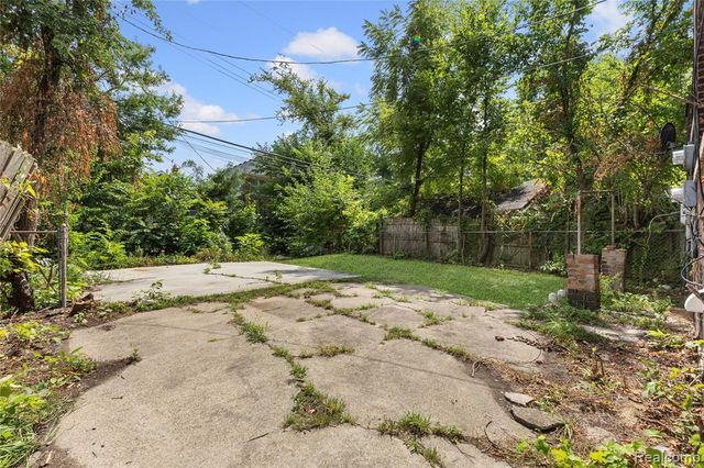 5061 Hillsboro Street, Detroit, MI 48204