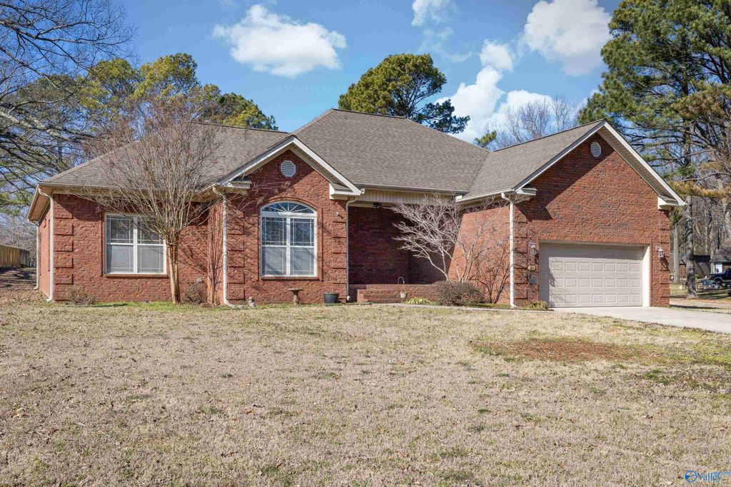 34 Sharon Avenue, Trinity, AL 35673