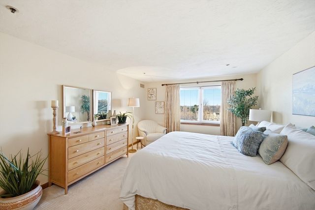 2001 Marina Dr 312, Quincy, MA 02171