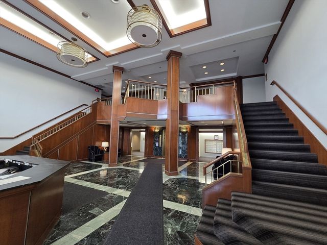 2001 Marina Dr 312, Quincy, MA 02171