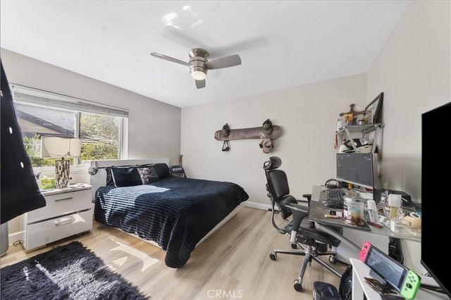23900 Arminta, West Hills, CA 91304