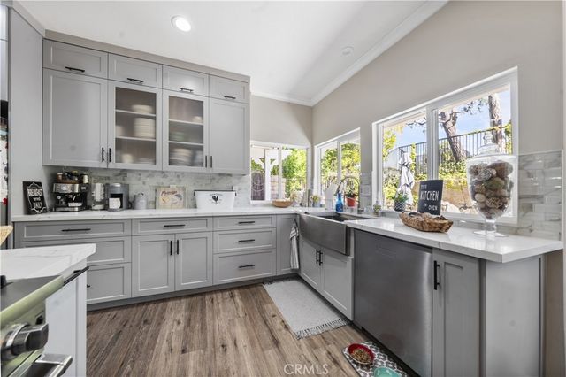 23900 Arminta, West Hills, CA 91304
