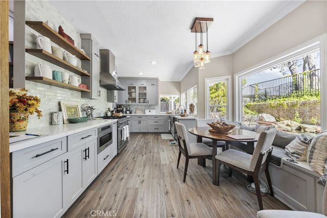 23900 Arminta, West Hills, CA 91304