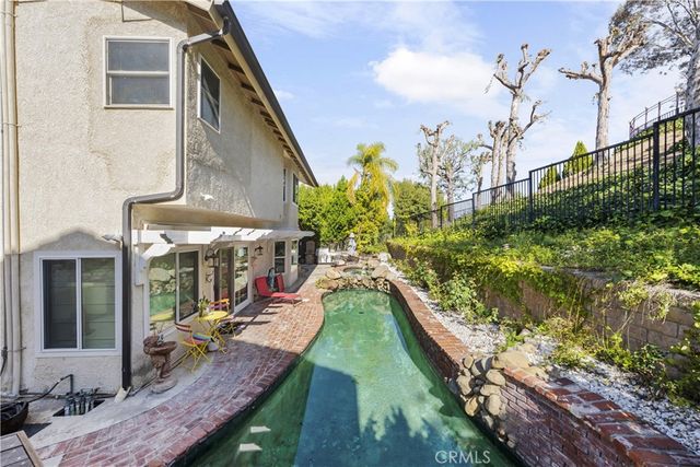 23900 Arminta, West Hills, CA 91304