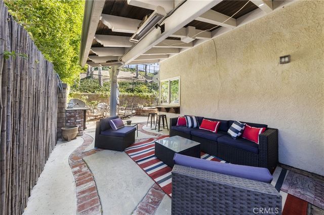 23900 Arminta, West Hills, CA 91304