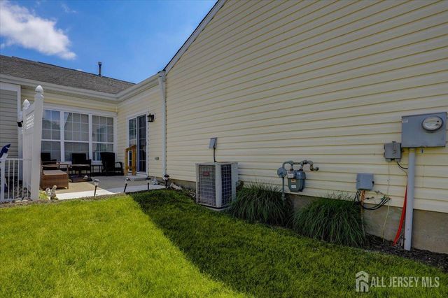 386 Harrier Drive, Monroe, NJ 08331